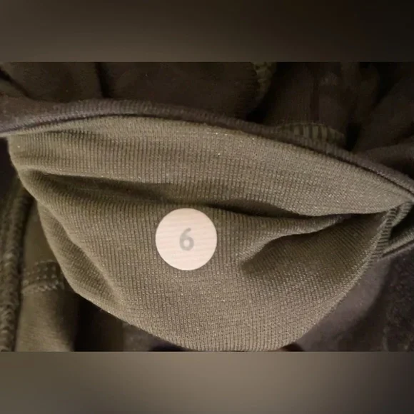 Lululemon Mid-Rise Camo Leggings - Picture 3 of 3